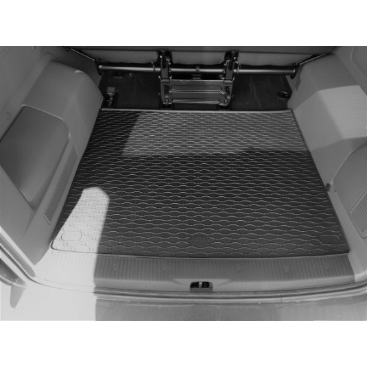Pryžová vanička do kufru VOLKSWAGEN T6.1 (od 2019) – dokonalá ochrana od českého výrobce Rigum - Obrázek 3