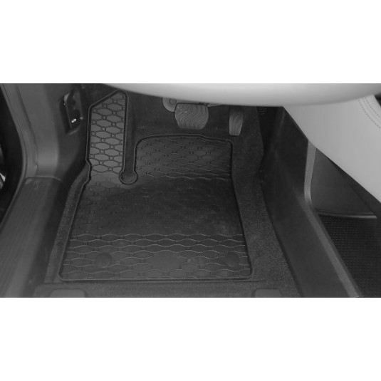 Gumové rohože na míru pro Nissan X-Trail e-POWER (od 2023) | Rigum - Obrázek 2